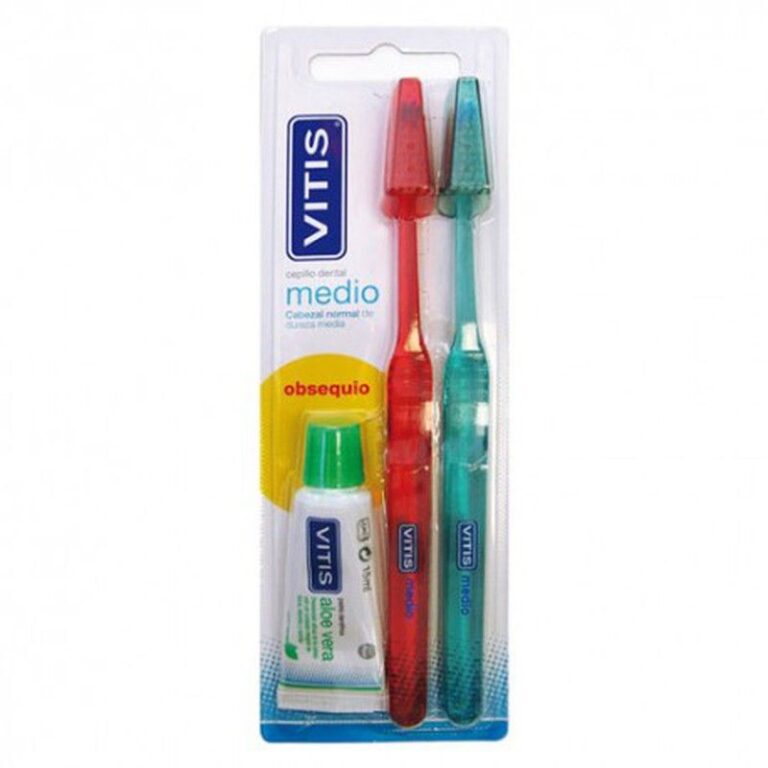 Vitis Pack Cepillo Medio Pasta Anticaries con pasta de 15ml